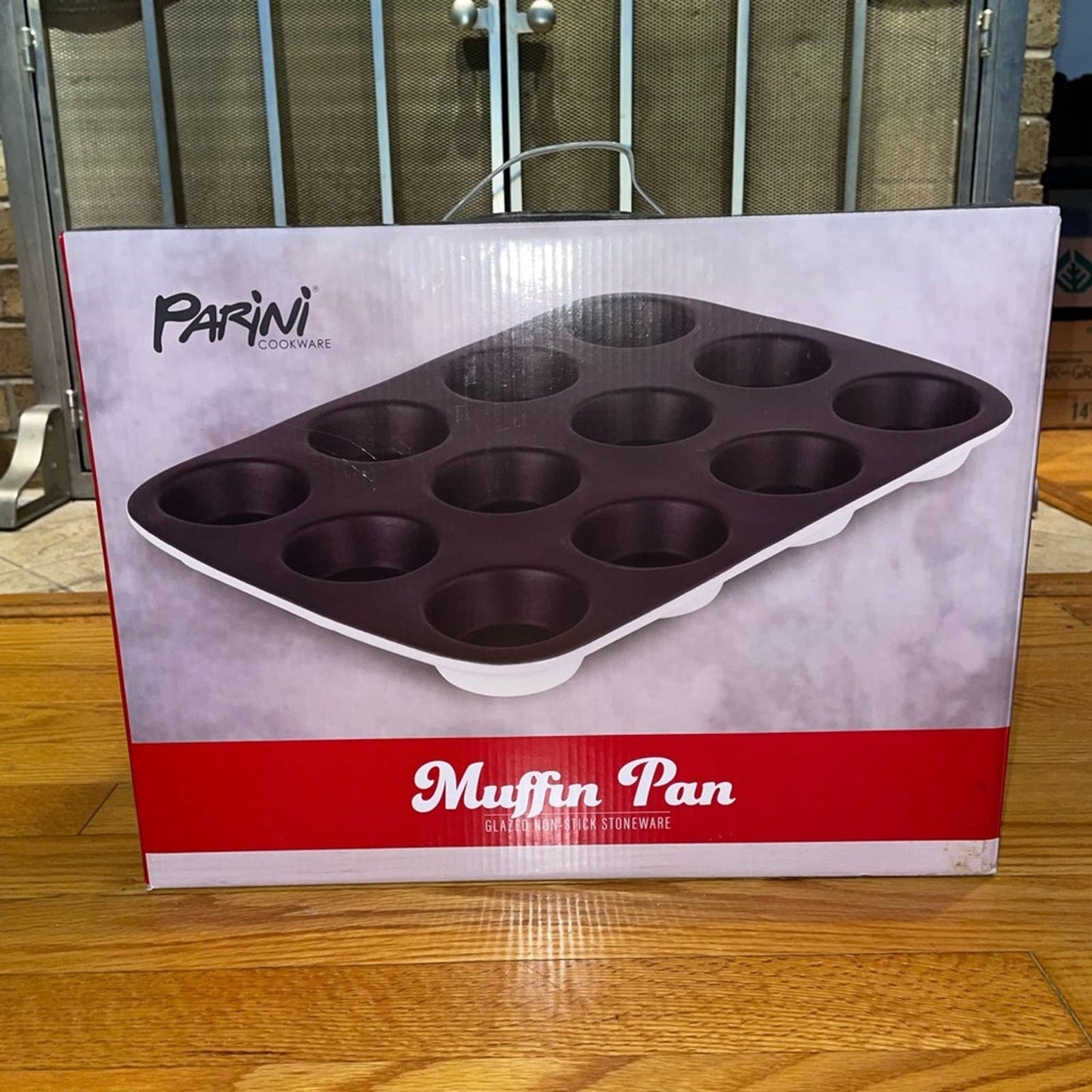 Parini Stoneware Muffin Pan