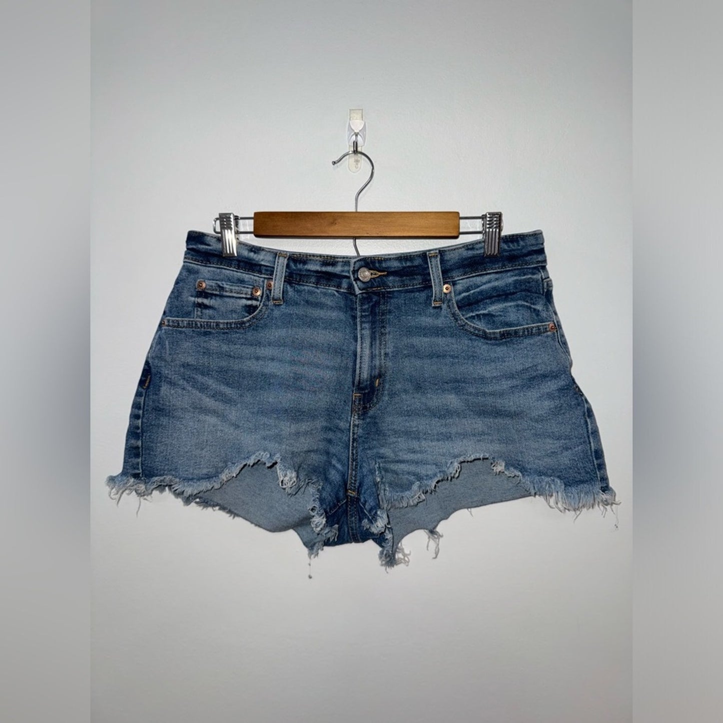 Pre-Owned Size 12 Denizen from Levi’s Blue High Rise Shorts