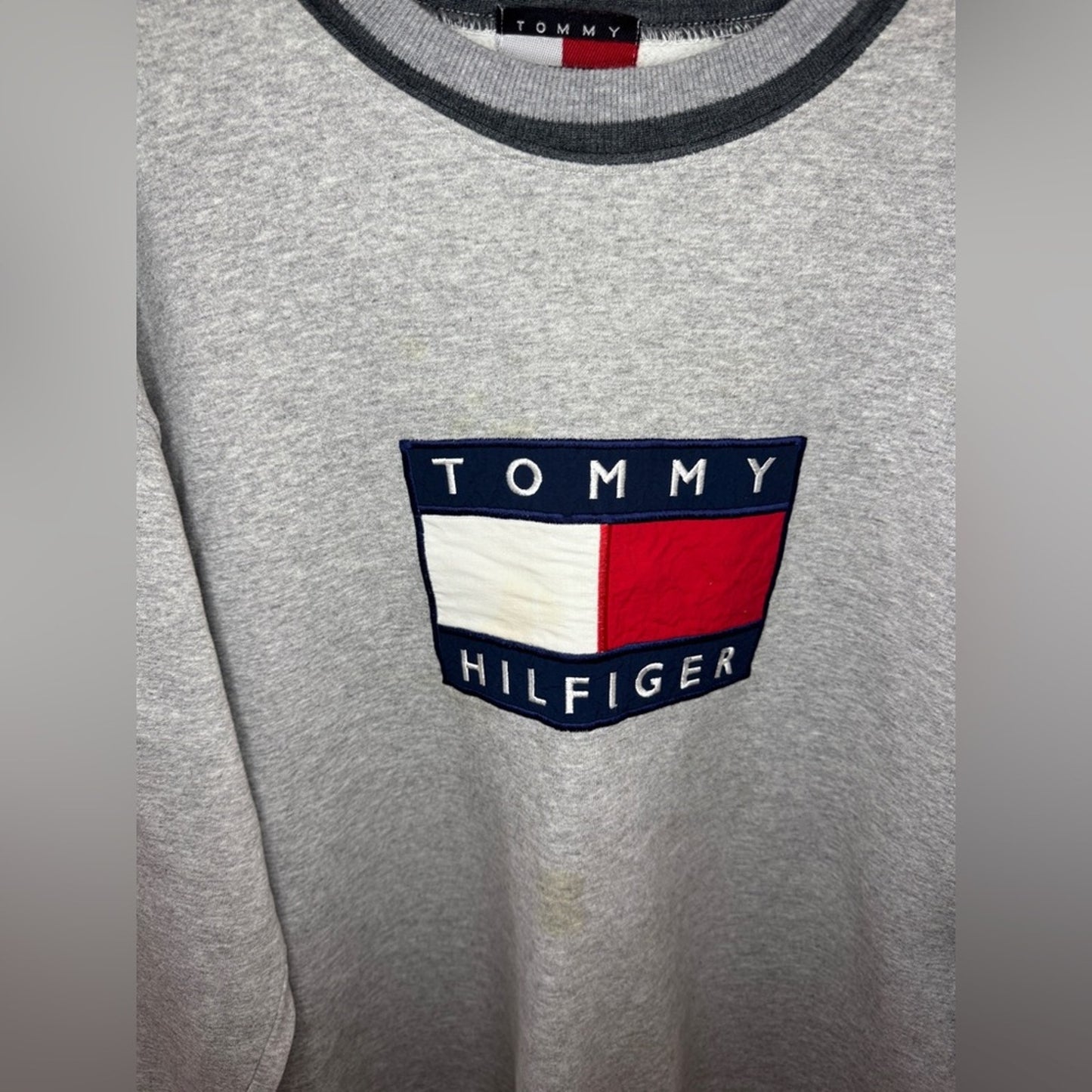 Pre-Owned XL Tommy Hilfiger Light Heather Grey Logo Patch Vintage Crewneck