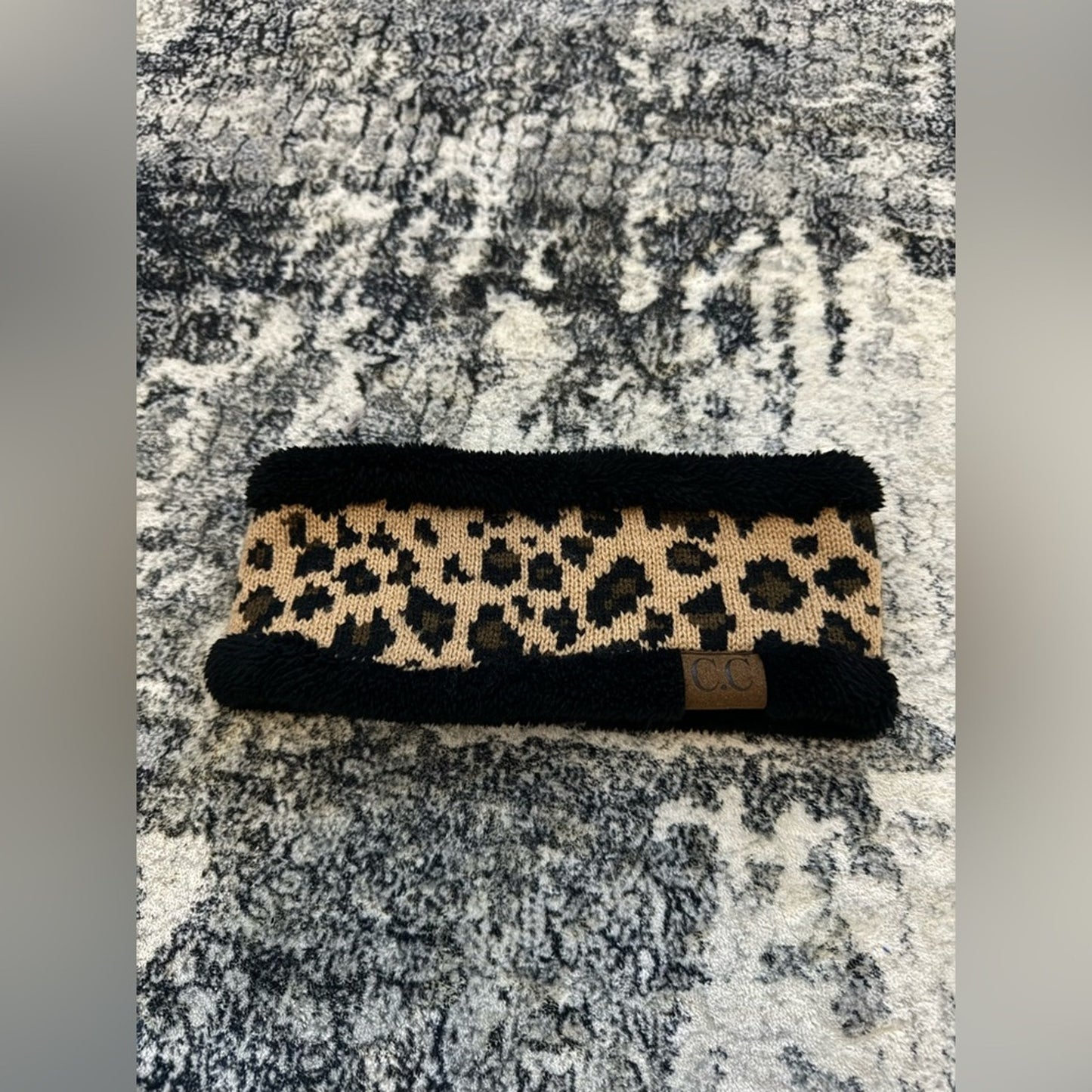 Pre-Owned C.C. Black Cheetah Print Ear Warmers