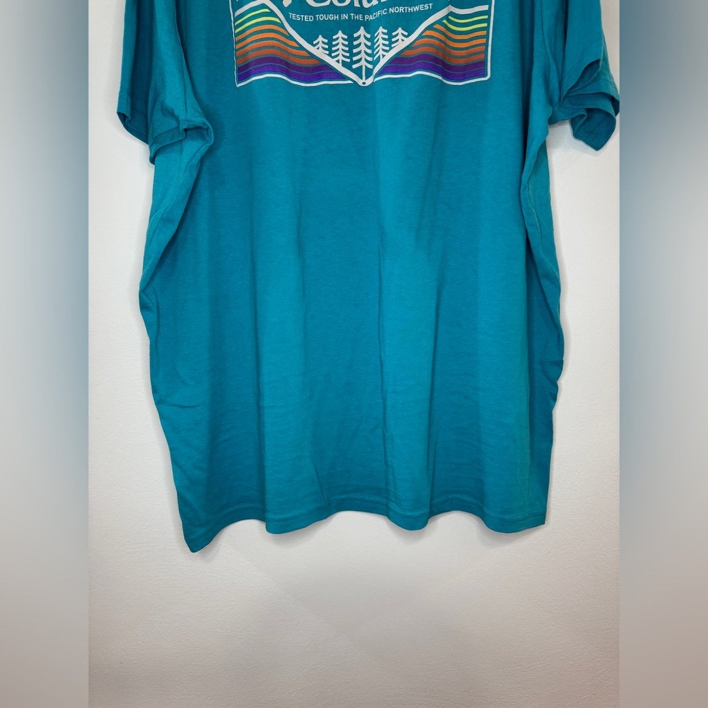 NWT XL Columbia Teal Graphic Logo T-Shirt