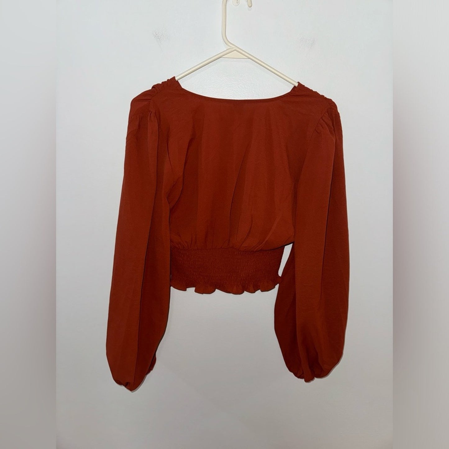 Pre-Owned SM SHEIN Red Flowy Cropped Top