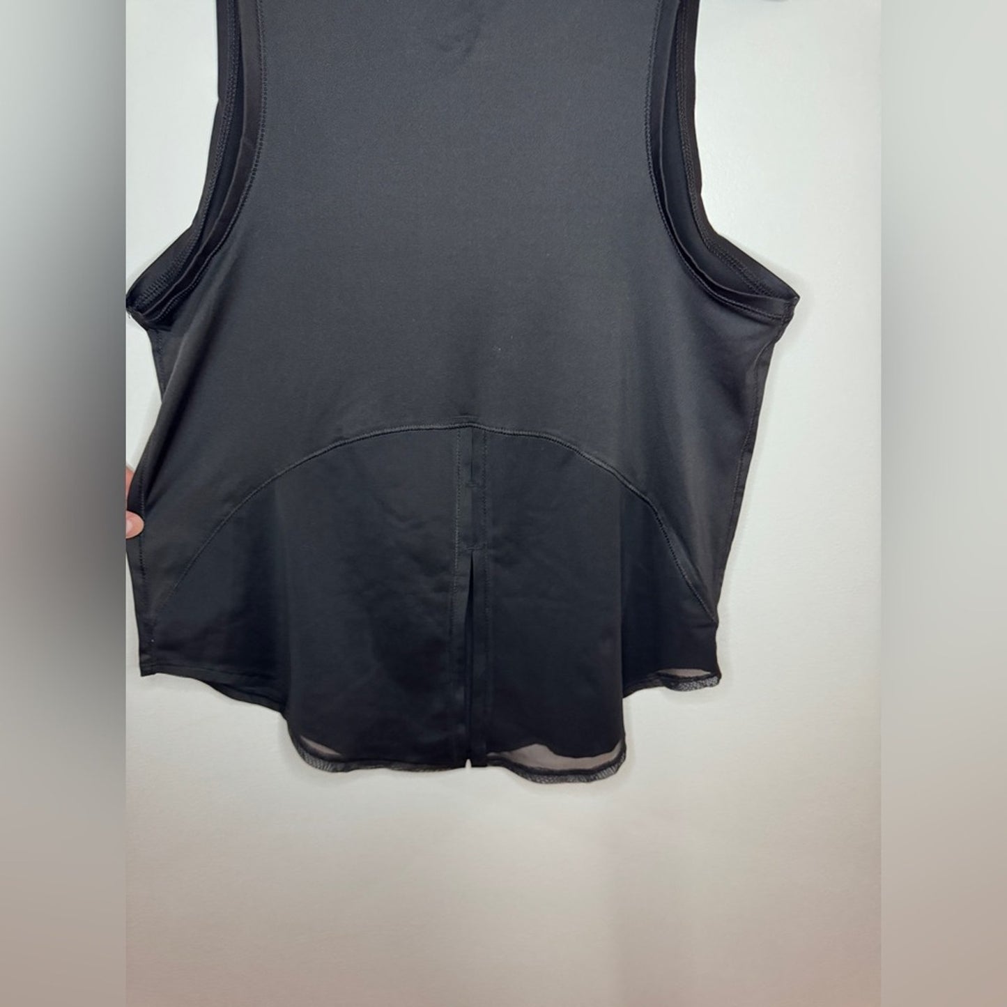 Pre-Owned SM Avia Black Athletic Mesh Tank Top