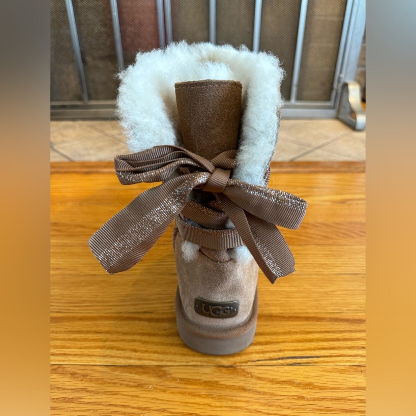 Pre-Owned Size 8 Ugg Customizable Bailey Bow Short Boot