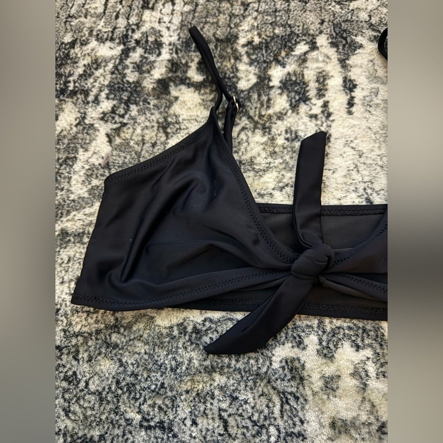 Pre-Owned LG Unbranded Black Front Tie Bikini Top