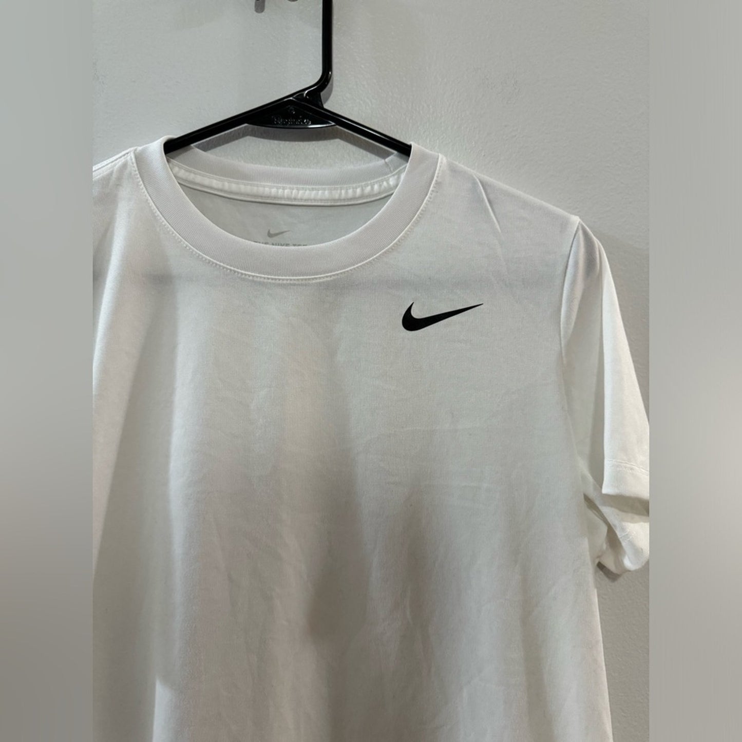 Pre-Owned MD Nike Dri-Fit White T-Shirt