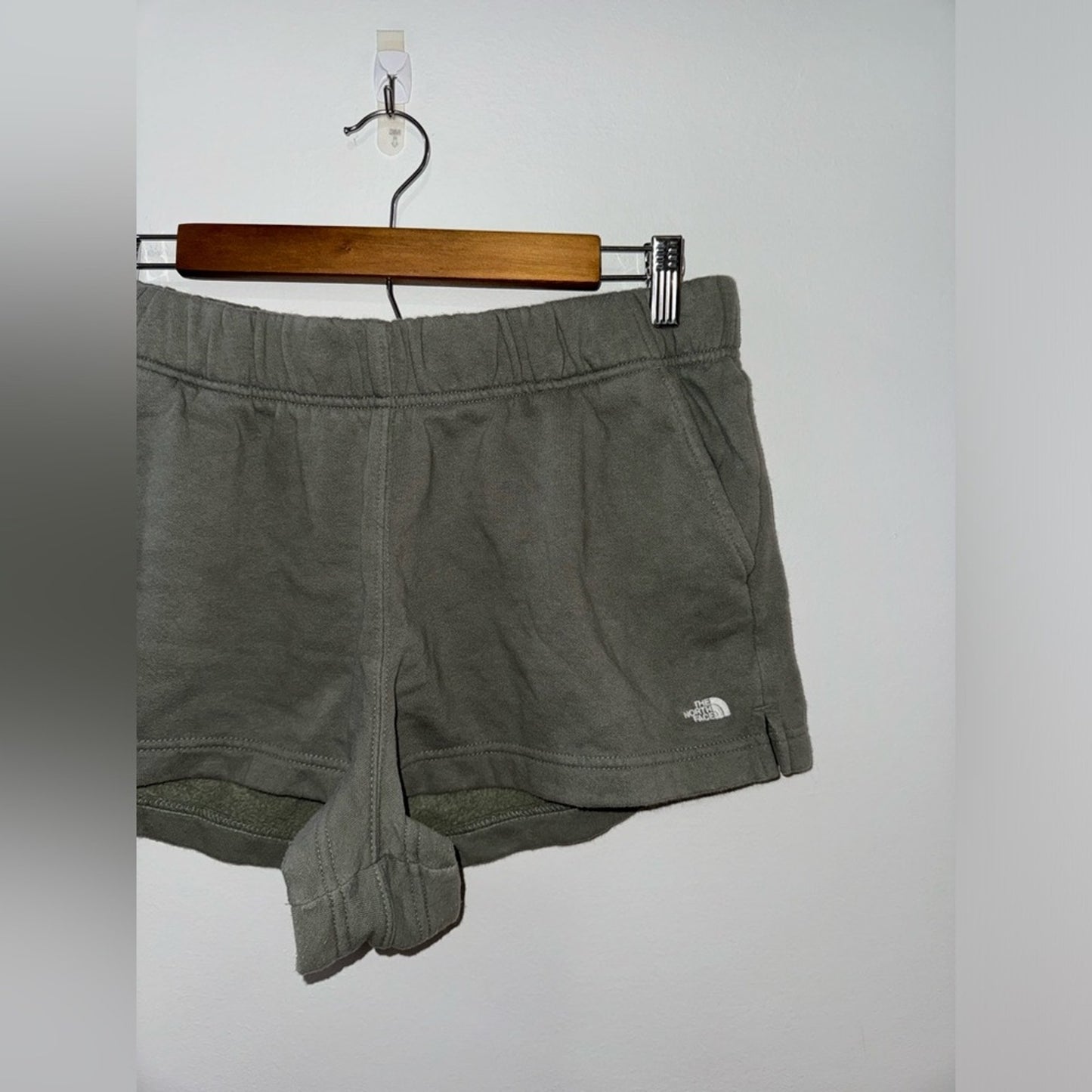 Pre-Owned LG The North Face Green Sweatshorts