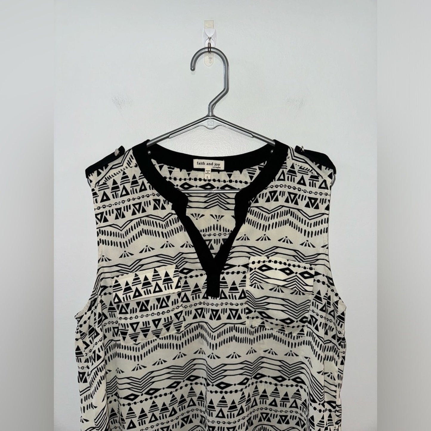 Pre-Owned LG Faith and Joy Los Angeles Black and White Patterned Tank Top