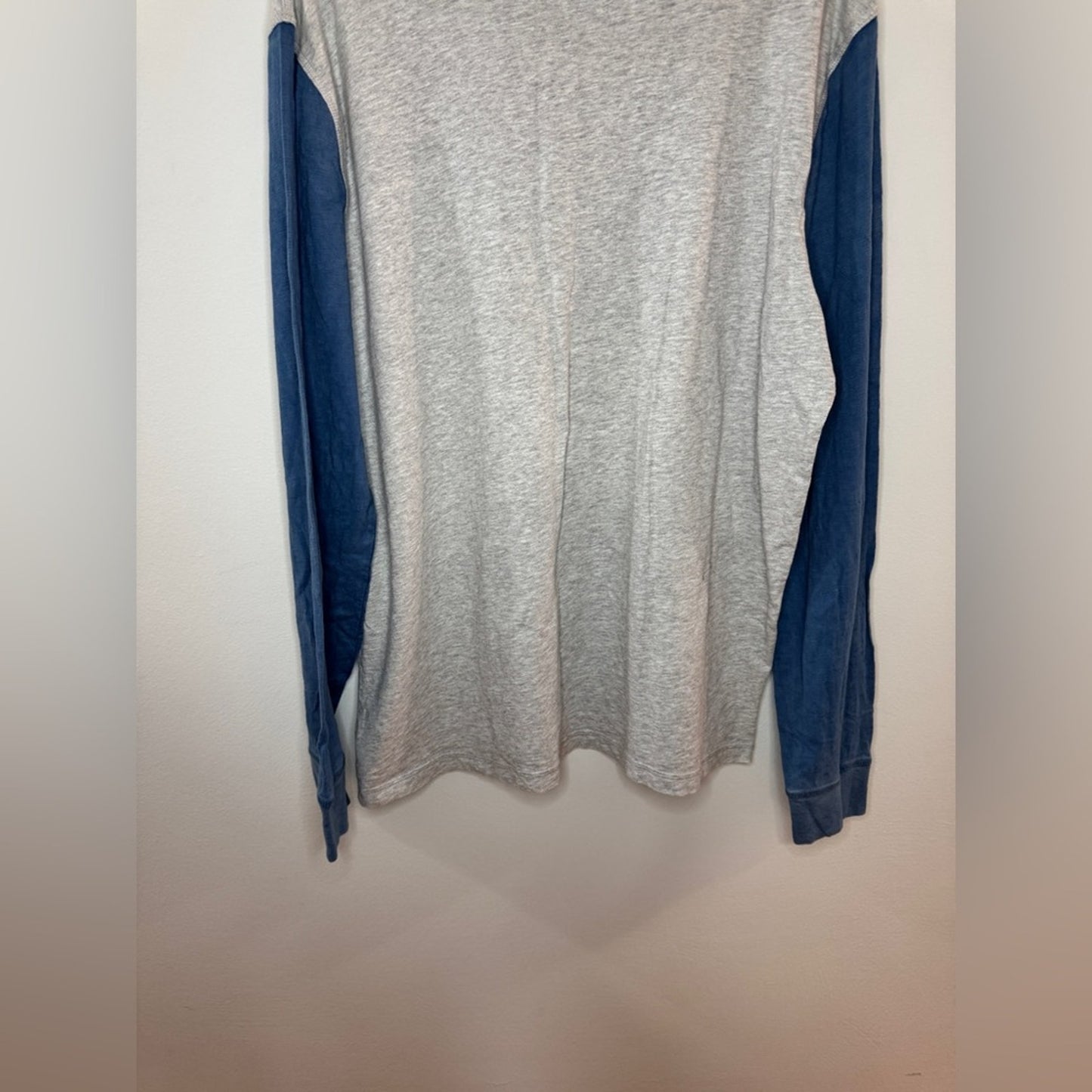 Pre-Owned XL American Eagle Heather Grey and Blue Long Sleeve Henley Shirt