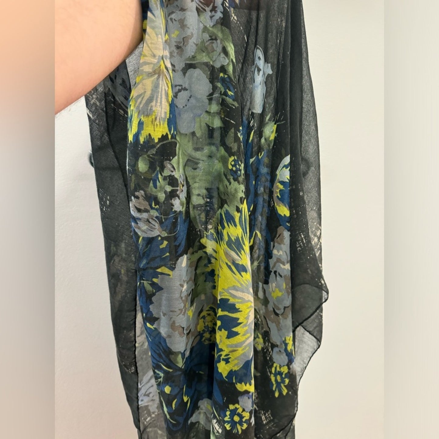 Used G Scarf Black Floral