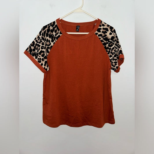 Pre-Owned MD Emery Rose Red and Cheetah Print T-Shirt