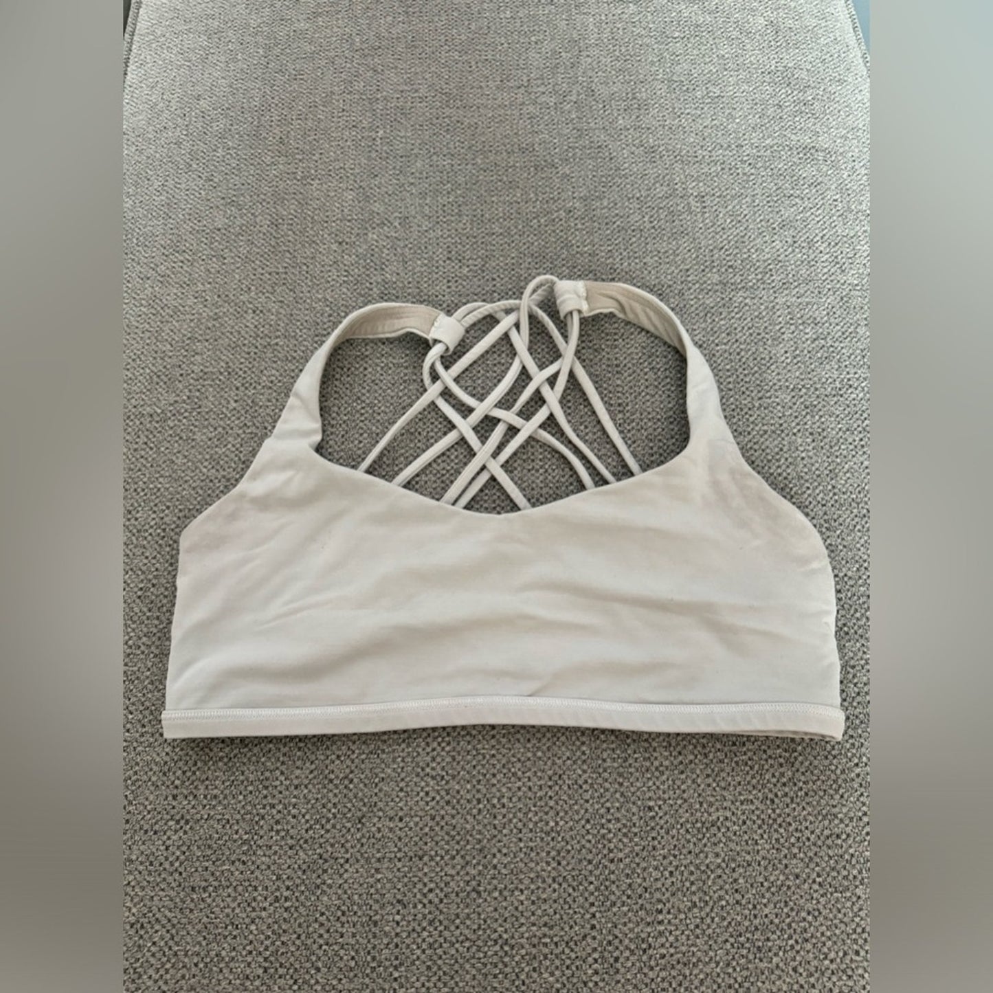 Pre-Owned Size 8 Lululemon Free to be bra white