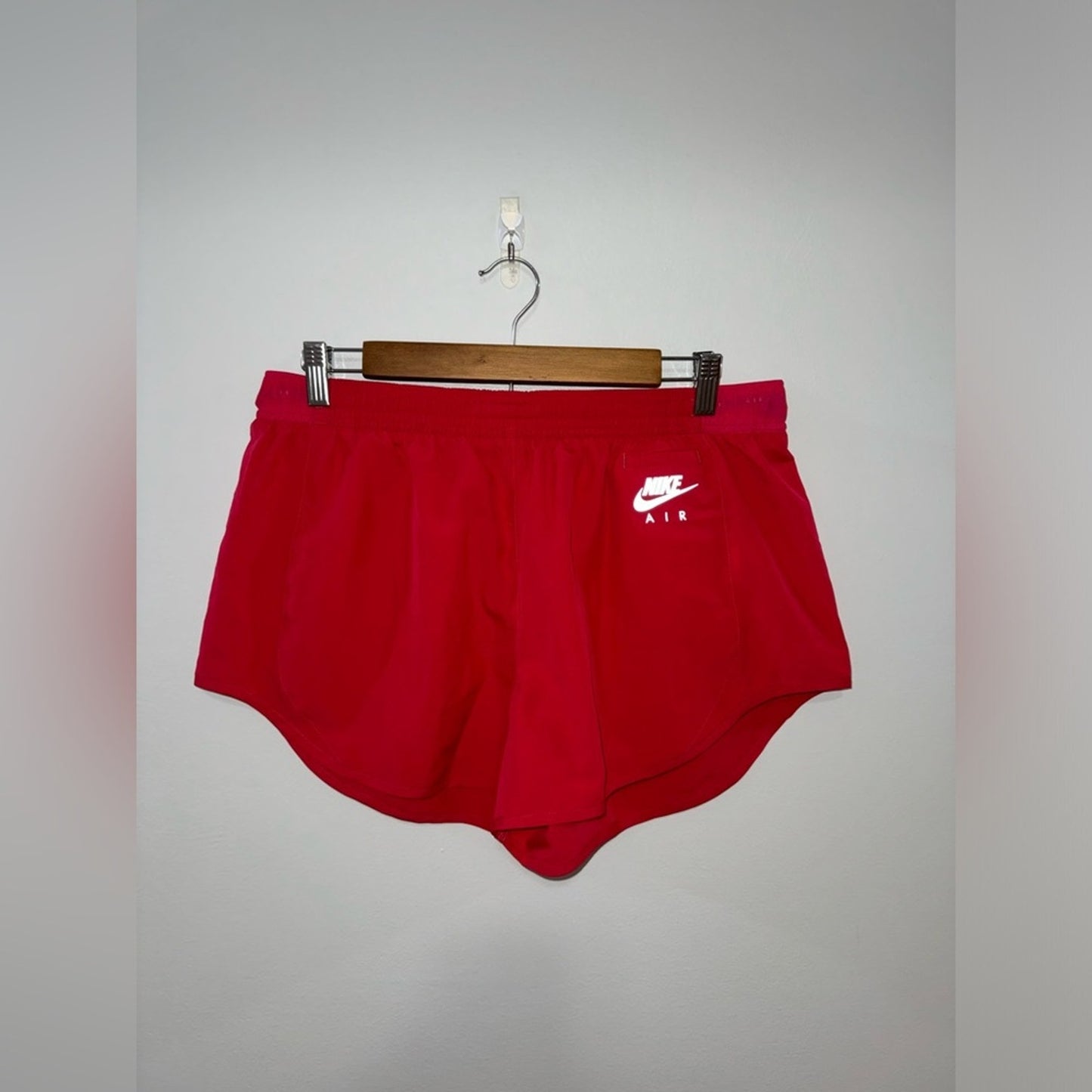 Pre-Owned LG Nike Air Red Athletic Shorts