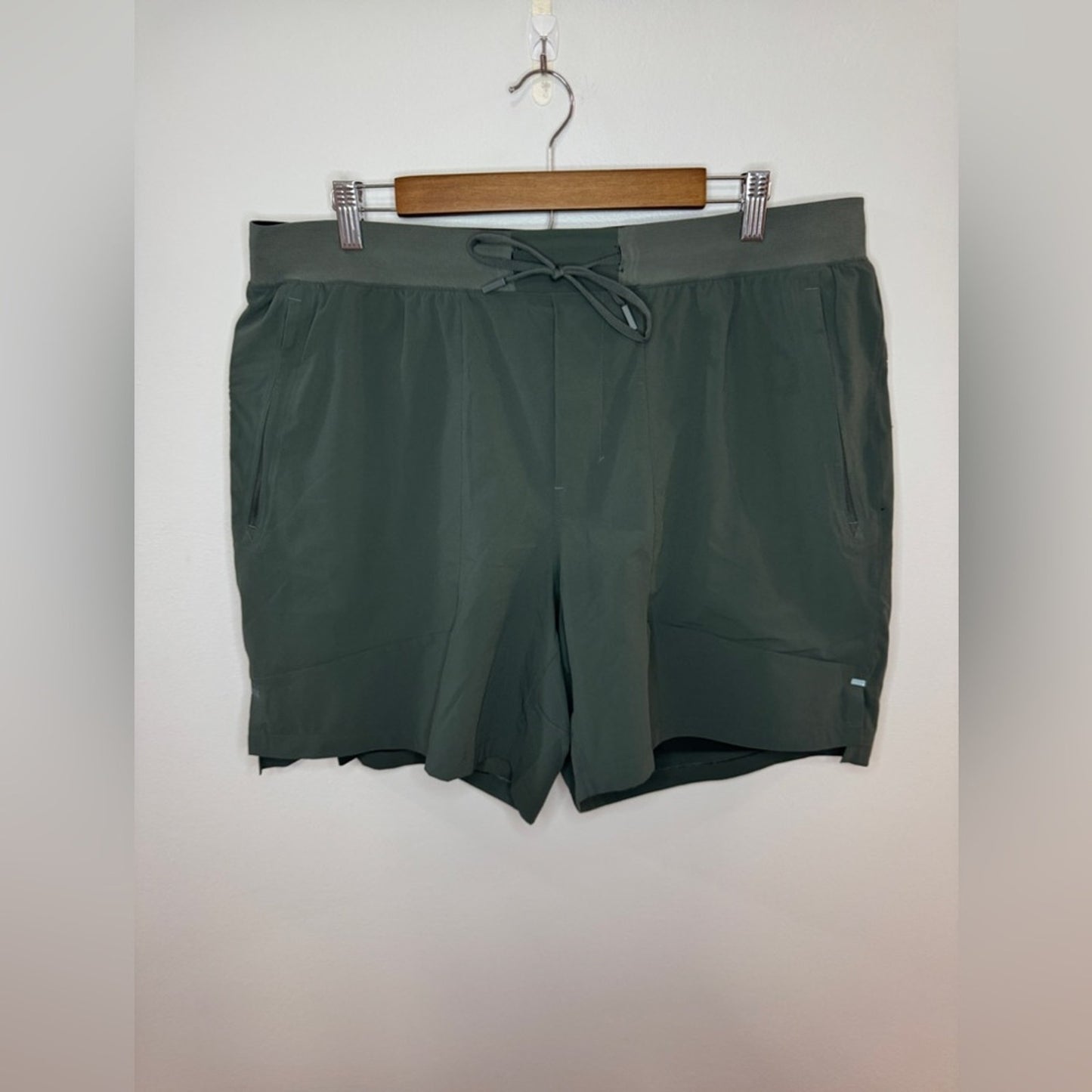 Pre-Owned XXL Lululemon License to Train 7” Inseam Lined Shorts in Smoked Spruce