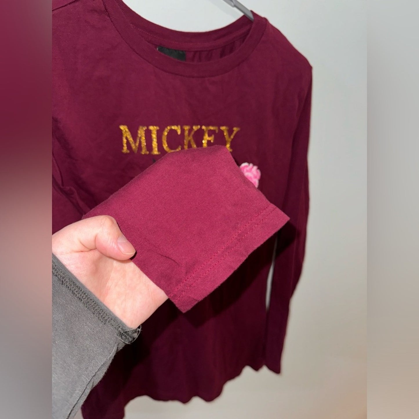 Pre-Owned LG Disney Mickey and Minnie Mouse Maroon Long Sleeve Shirt