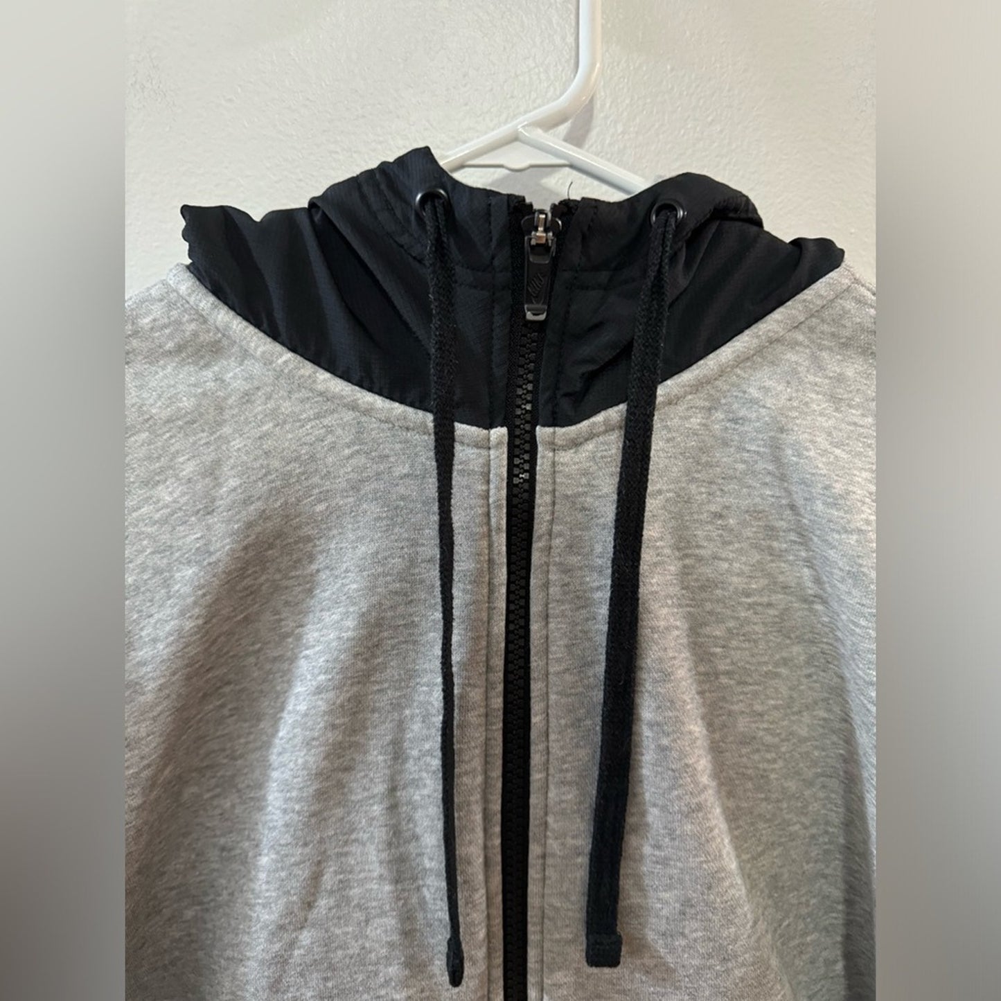 Pre-Owned LG Nike Grey/Black Contrast Zip-Up Hoodie