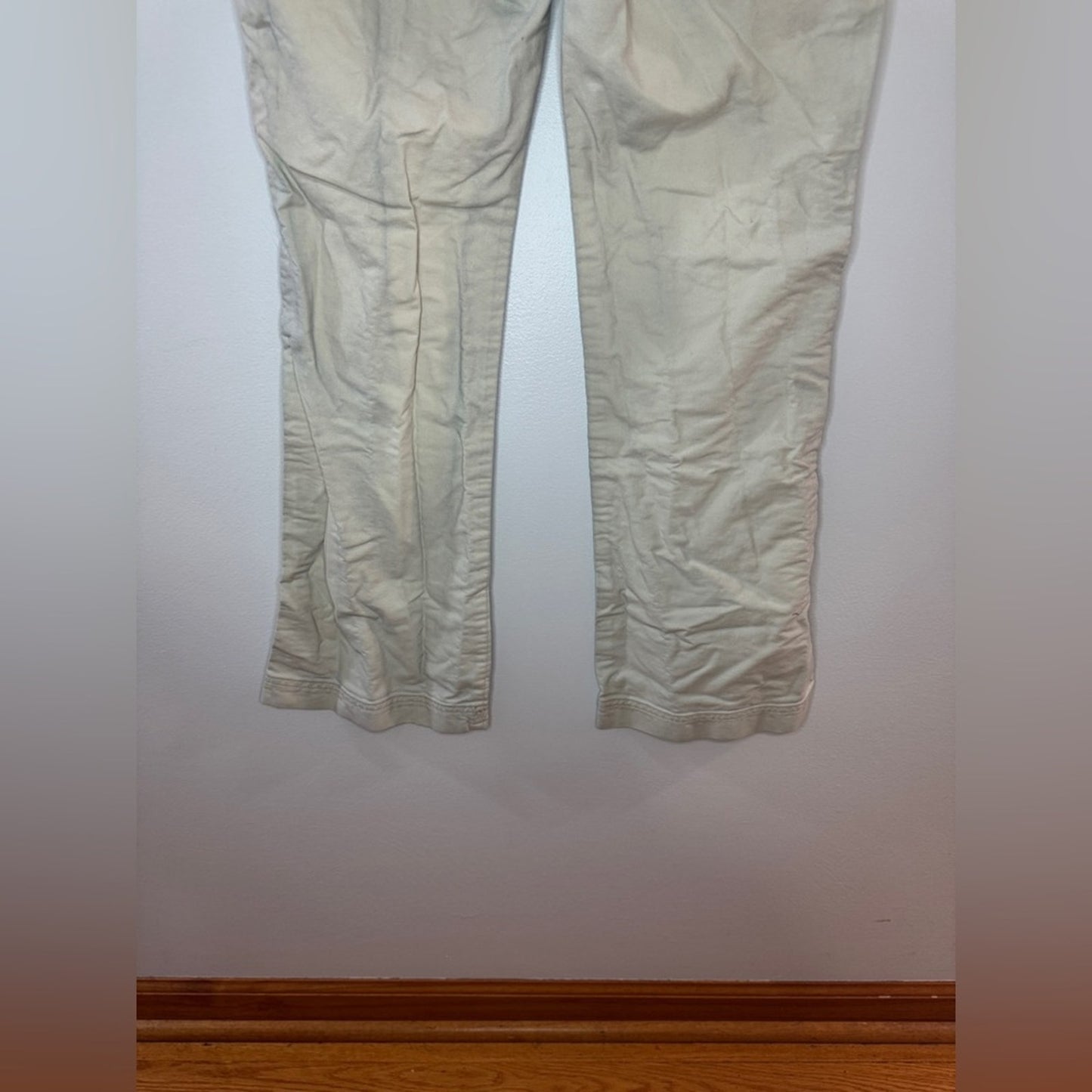 Pre-Owned Size 9/10 Regular Aeropostale Cream Bootcut Pants