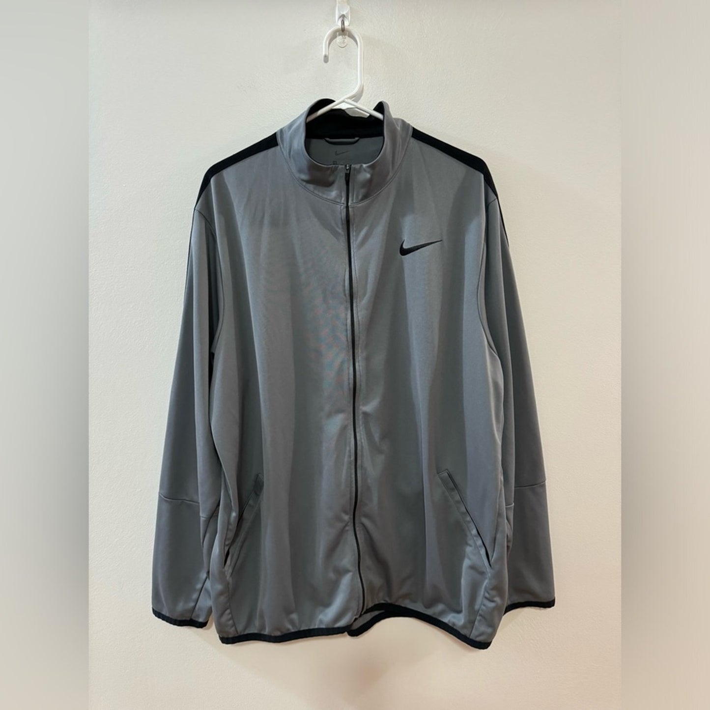 Pre-Owned XXL Nike Grey/Black Zip-Up Jacket