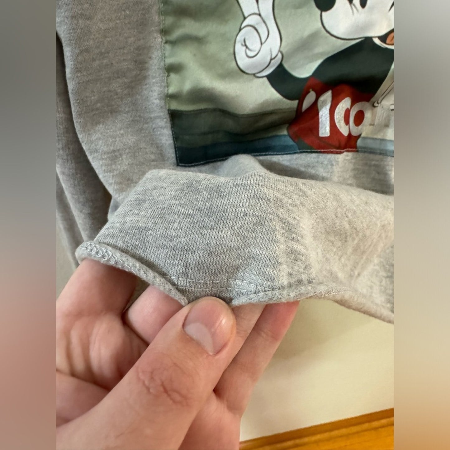 Pre-Owned XL Disney Mickey Mouse Heather Grey Cropped Sweatshirt