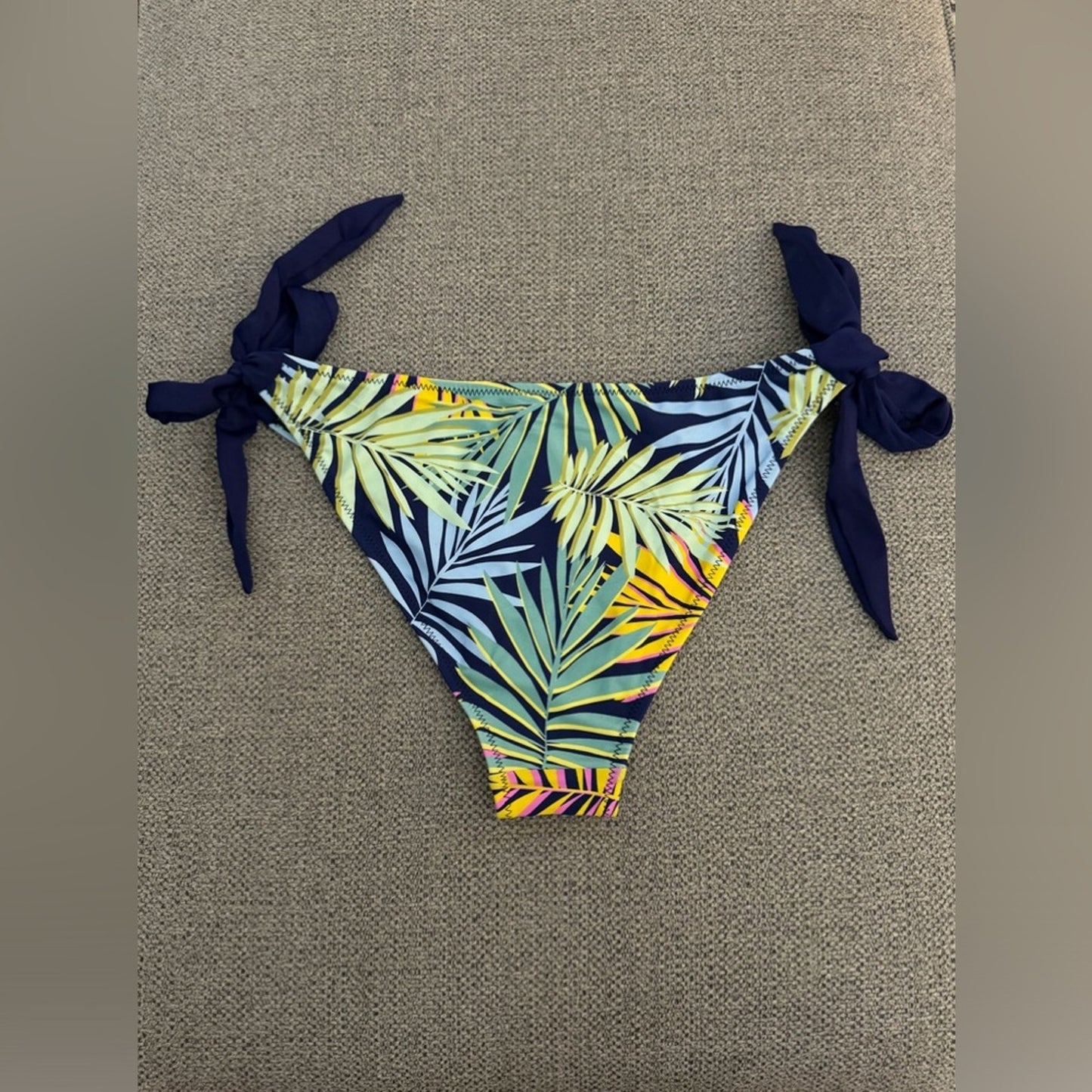 Pre-Owned MD Cupshe Blur Palm Tie Bikini Bottom