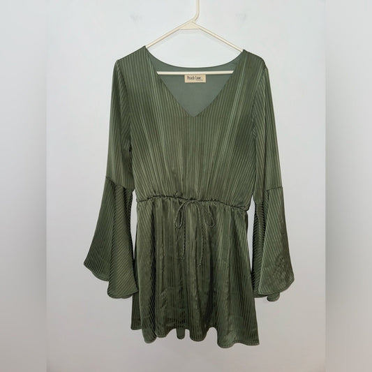 Pre-Owned LG Peach Love Green Striped Long Sleeve Flowy Dress