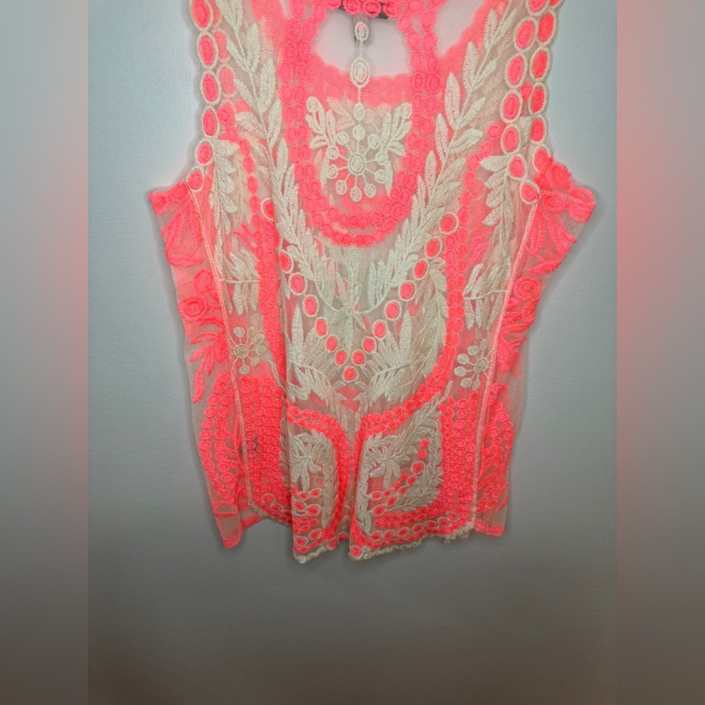 Pre-Owned SM Blu Pepper Pink and White Lace Tank Top