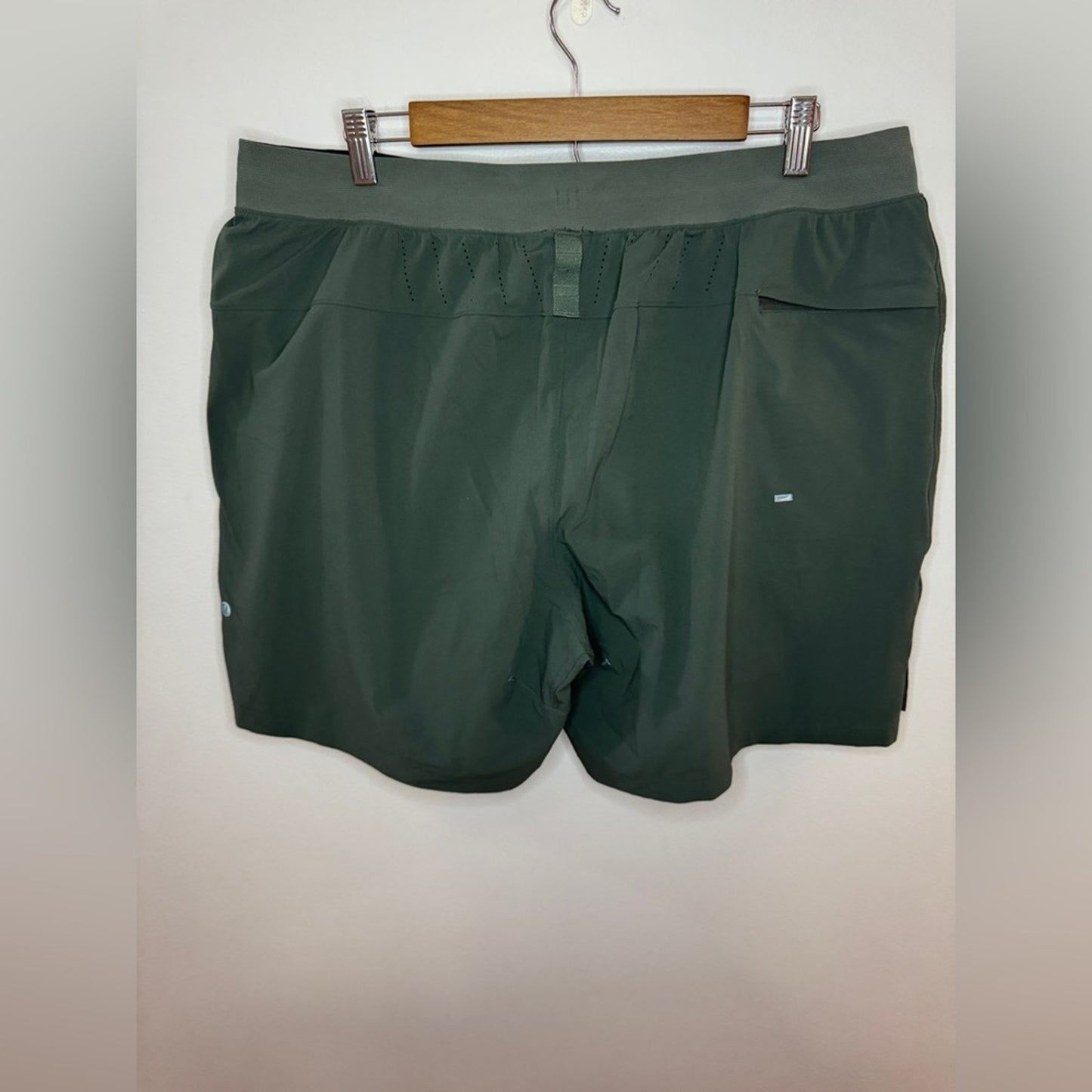 Pre-Owned XXL Lululemon License to Train 7” Inseam Lined Shorts in Smoked Spruce