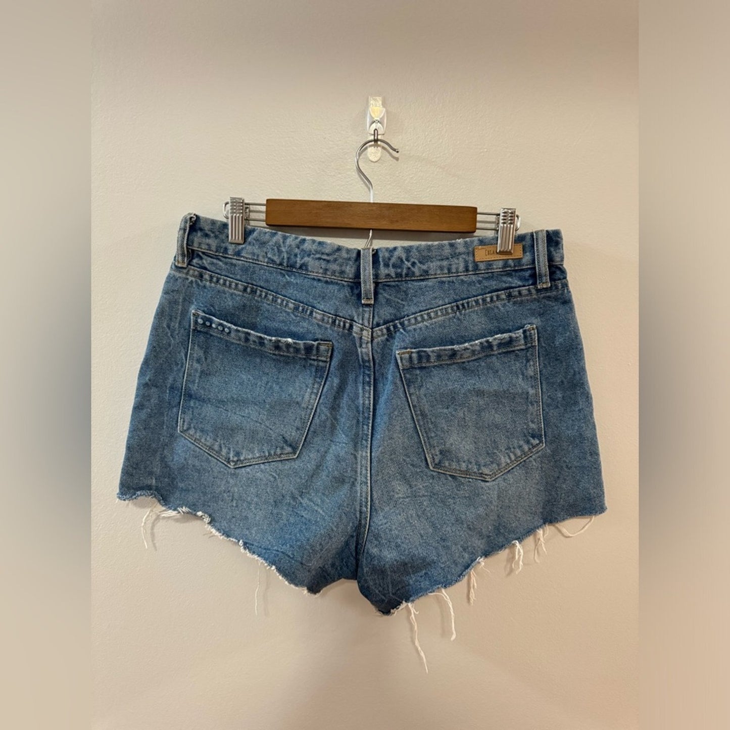 Pre-Owned Size 31 Blank NYC The Barrow Blue Distressed Jean Shorts