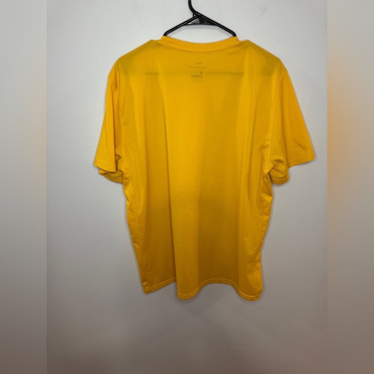 Pre-Owned XL Nike Yellow Dri-Fit The Nike Tee T-Shirt