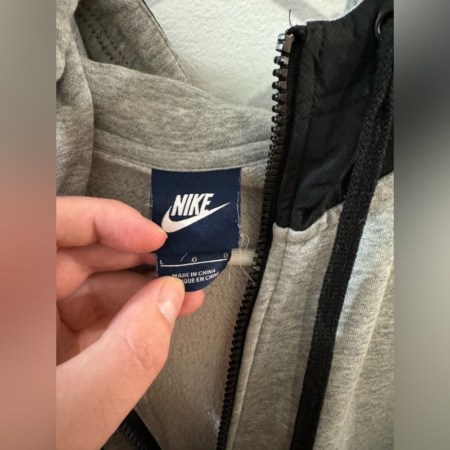 Pre-Owned LG Nike Grey/Black Contrast Zip-Up Hoodie