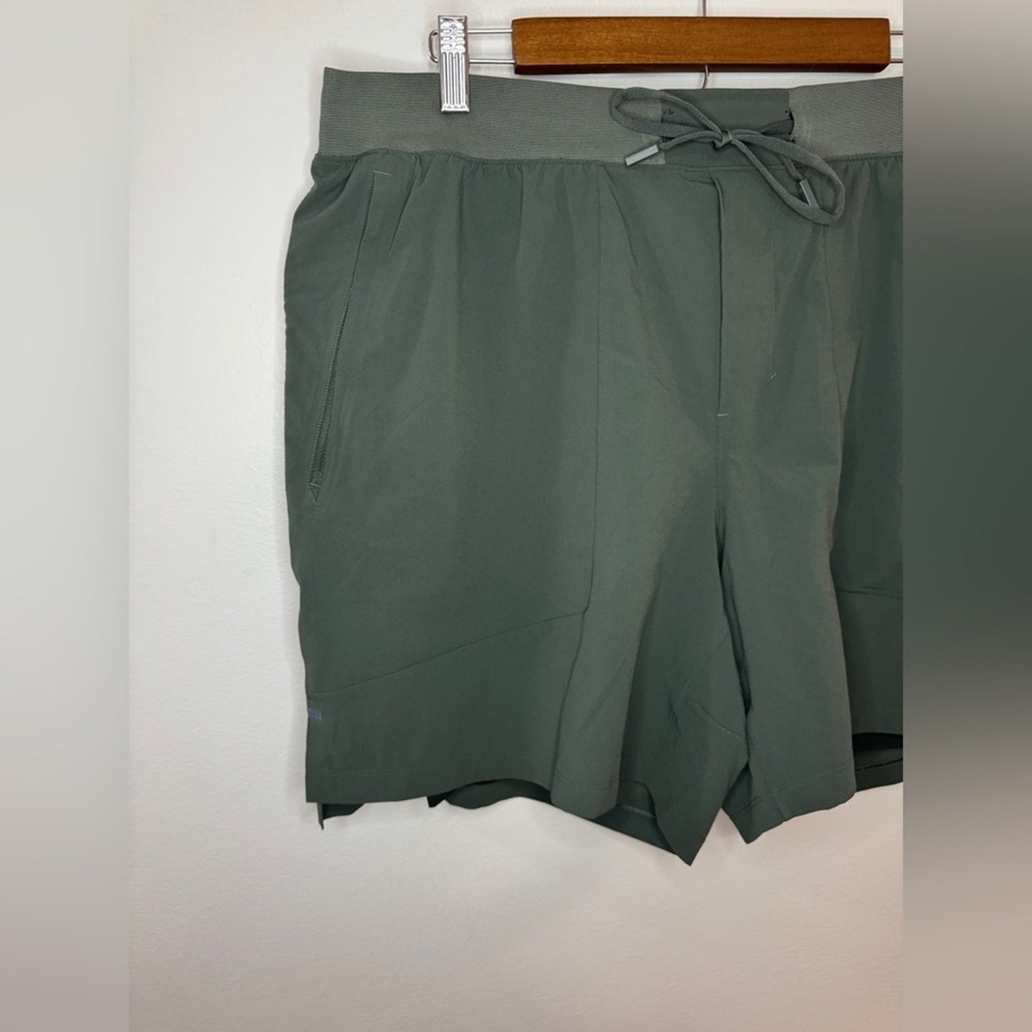 Pre-Owned XXL Lululemon License to Train 7” Inseam Lined Shorts in Smoked Spruce