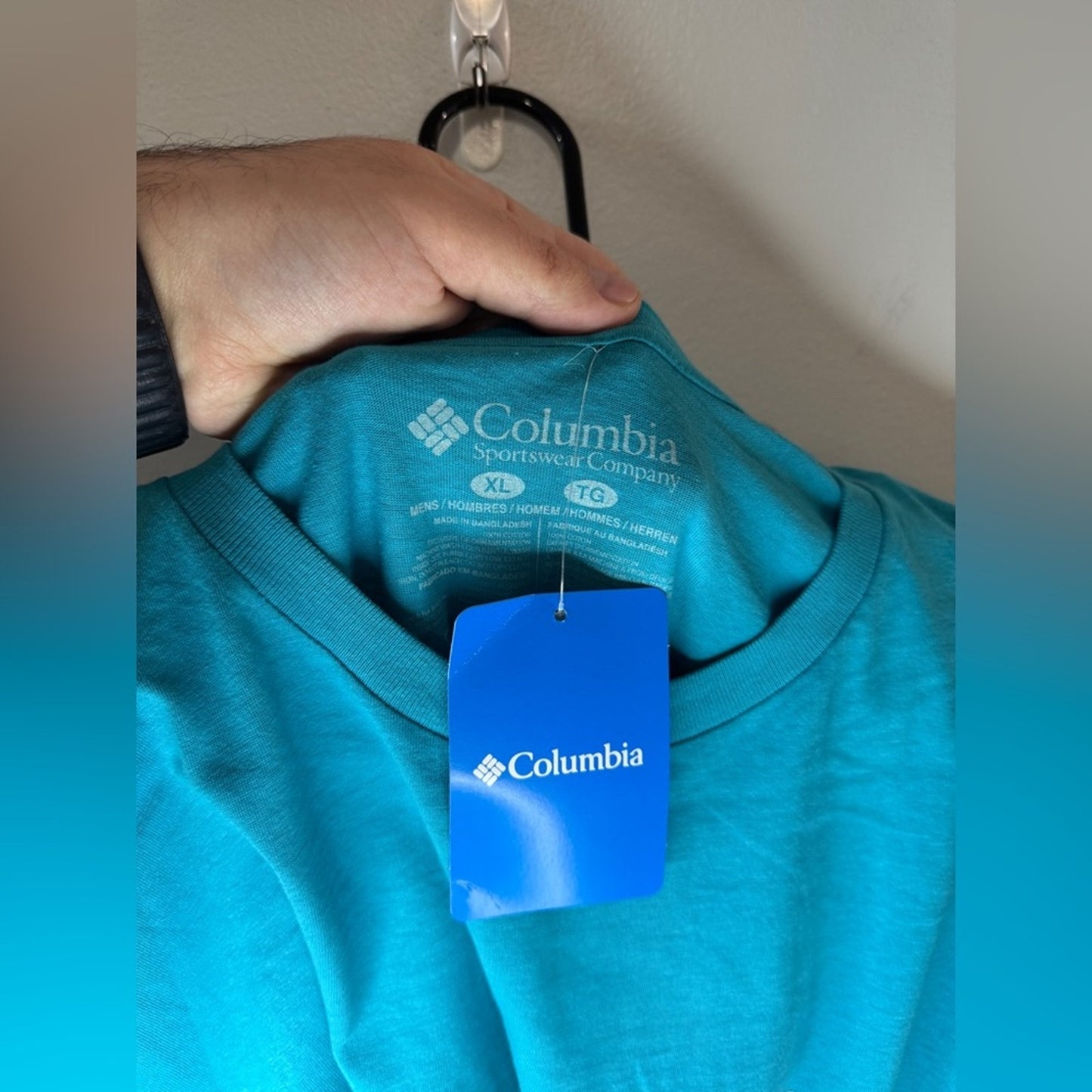 NWT XL Columbia Teal Graphic Logo T-Shirt