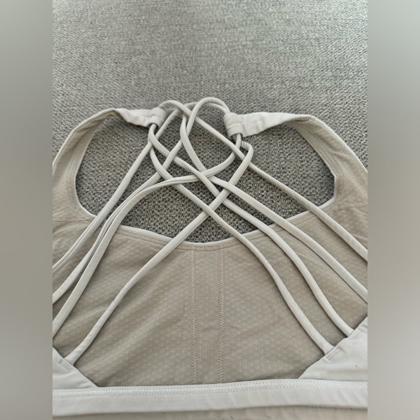 Pre-Owned Size 8 Lululemon Free to be bra white