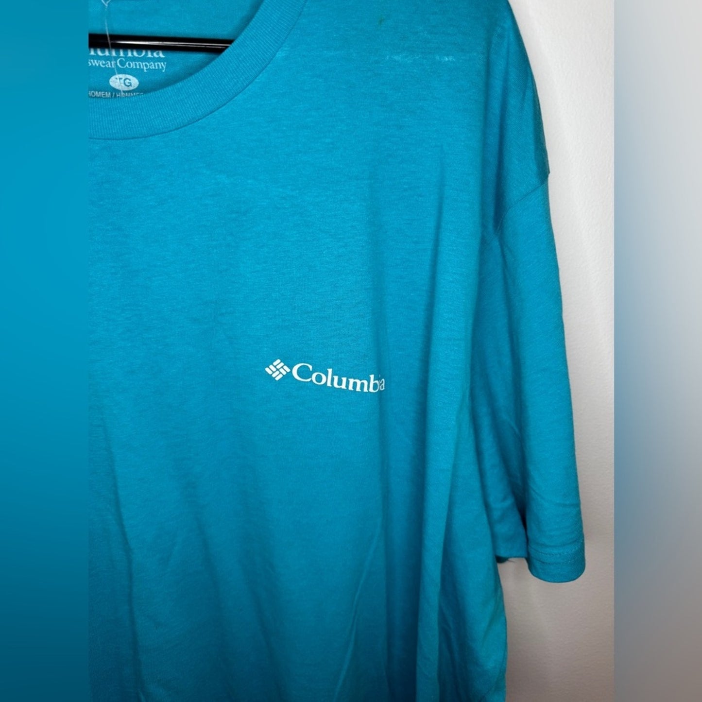 NWT XL Columbia Teal Graphic Logo T-Shirt