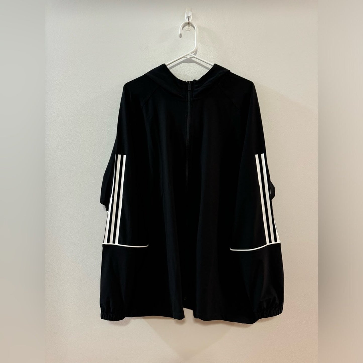 Pre-Owned XXL Adidas Training Black/White Zip-Up Jacket