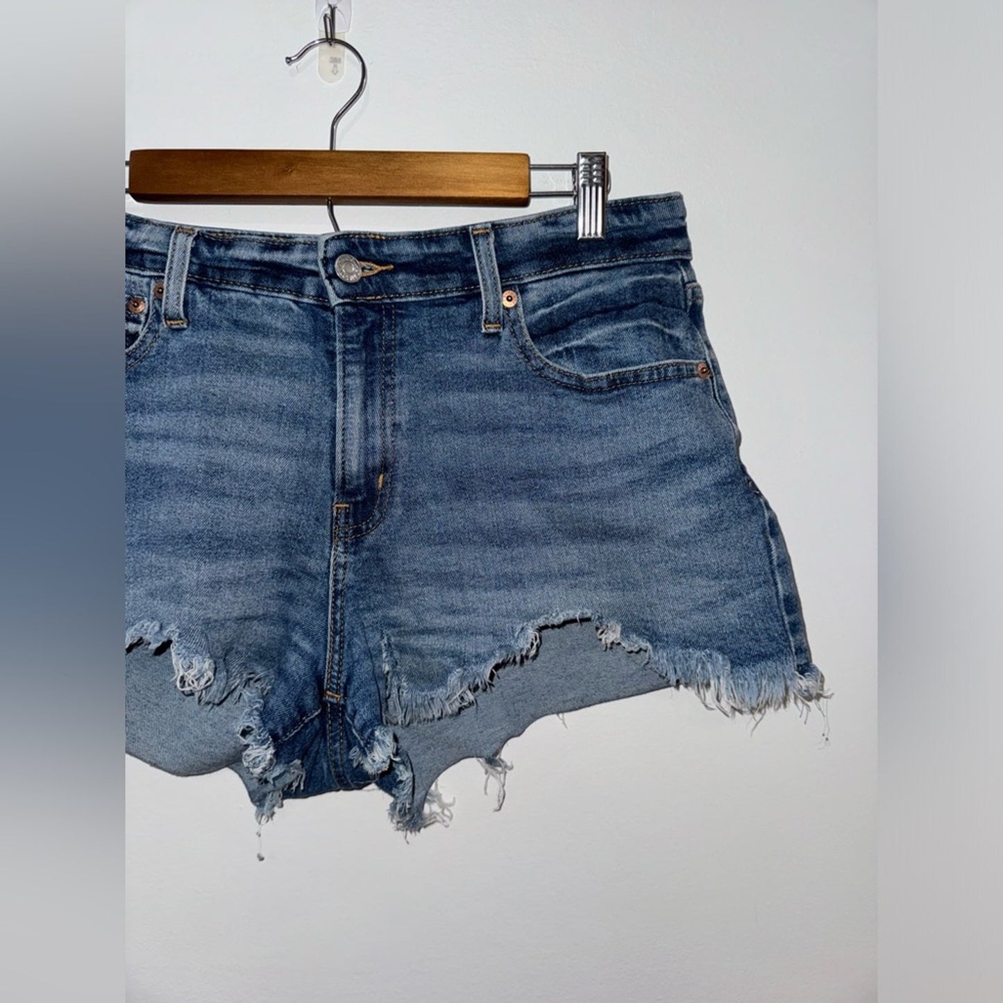 Pre-Owned Size 12 Denizen from Levi’s Blue High Rise Shorts