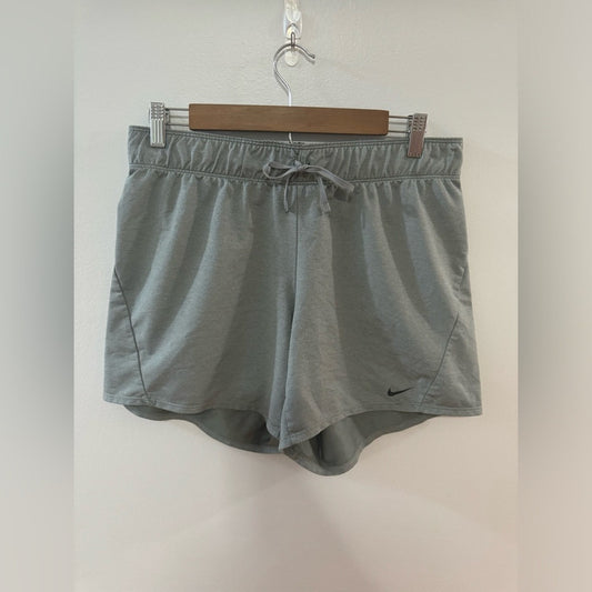 Pre-Owned MD Nike Dri-Fit Grey Athletic Shorts