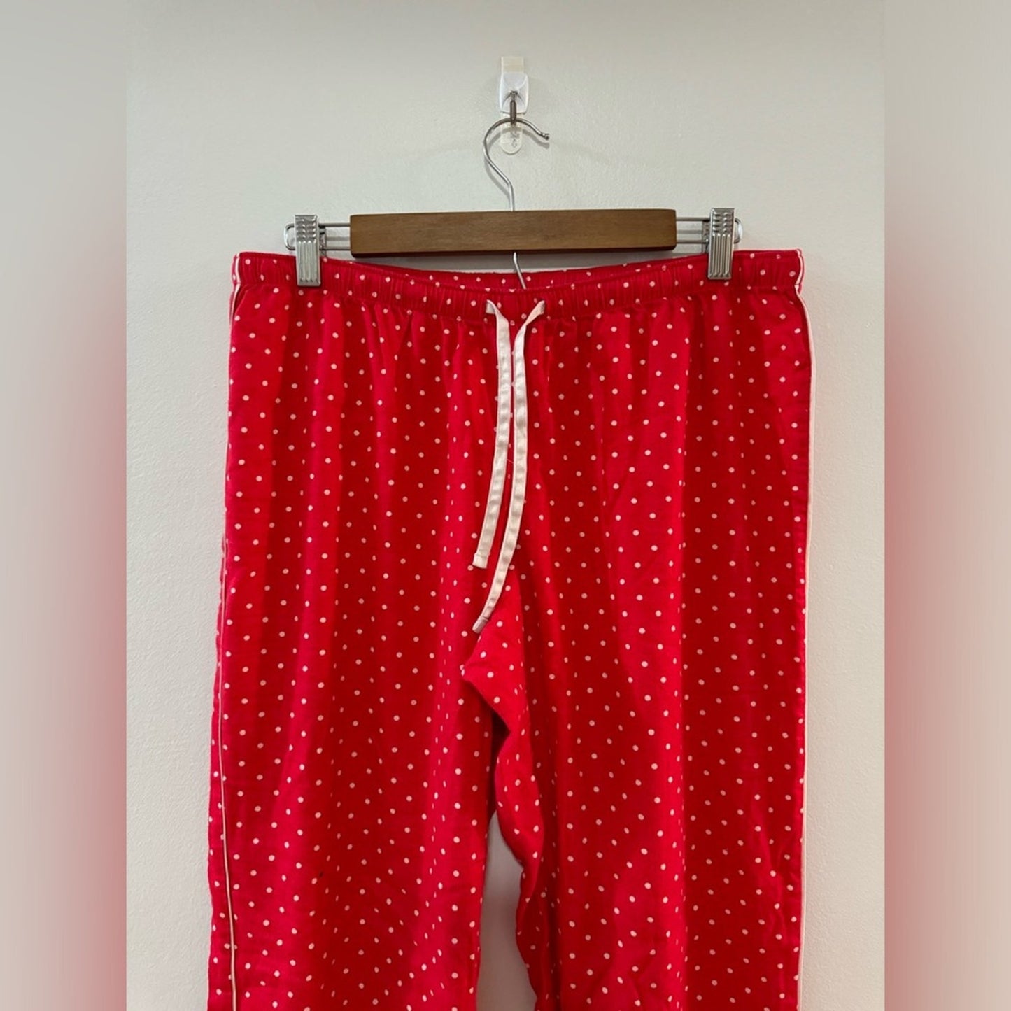 Pre-Owned MD Victoria’s Secret Red/White Polka Dot Sleep Pants