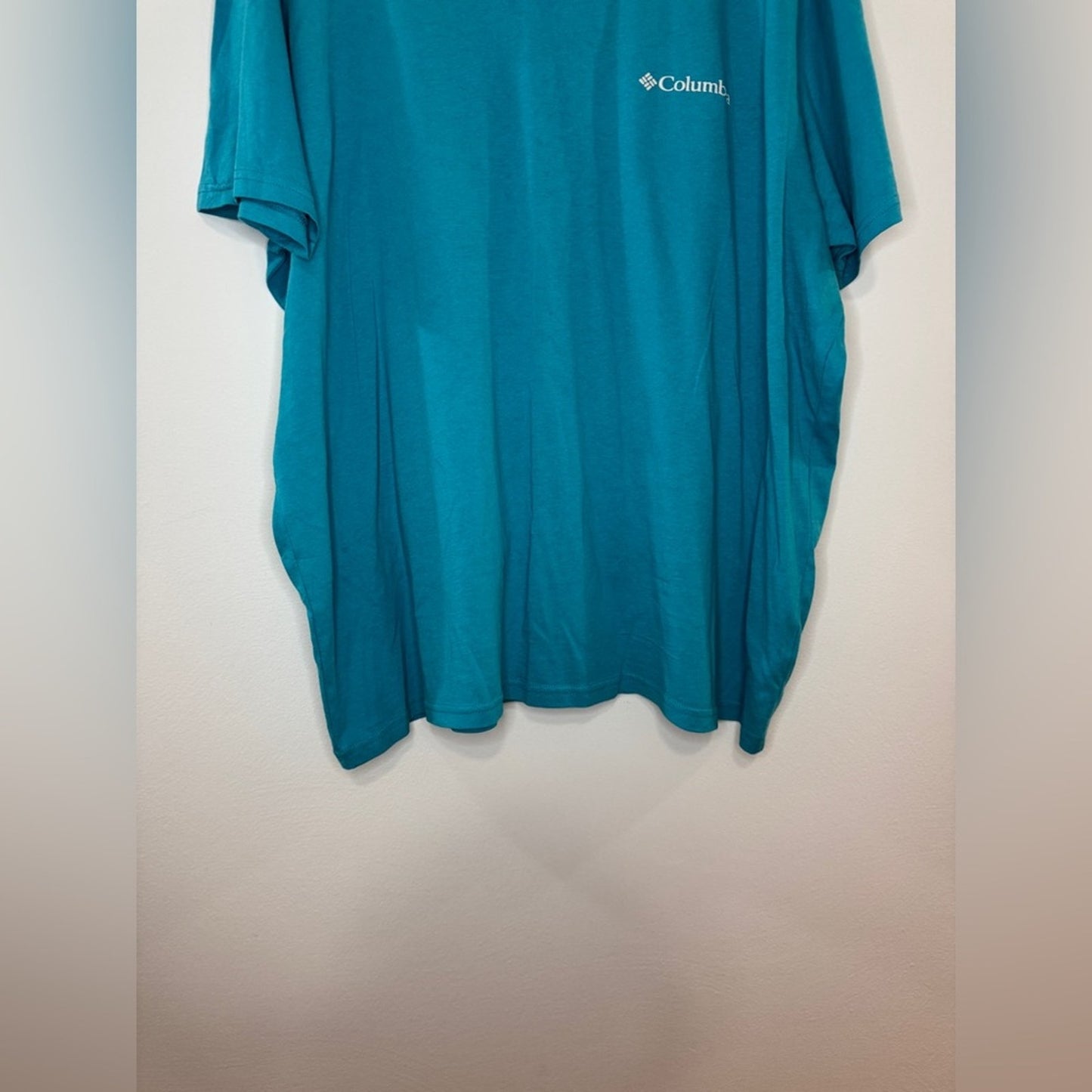 NWT XL Columbia Teal Graphic Logo T-Shirt