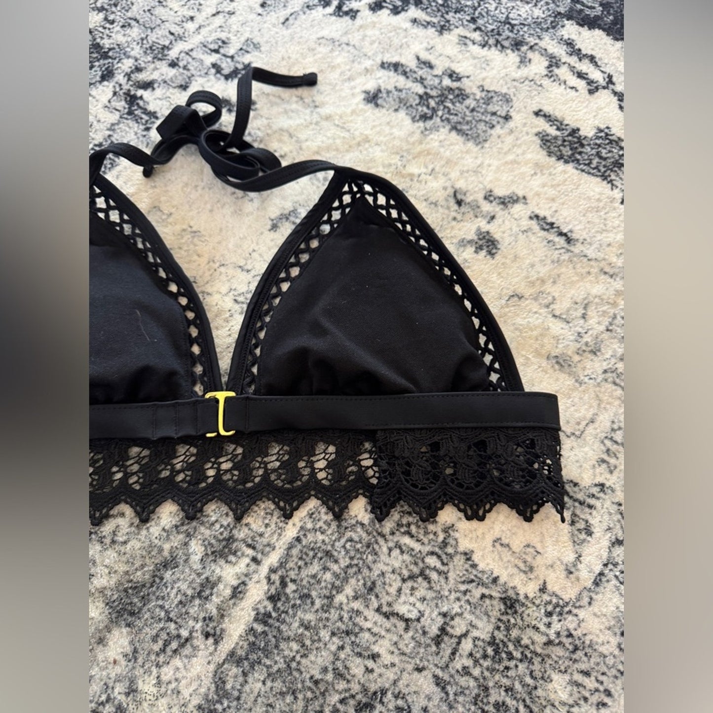 Pre-Owned LG Xhilaration Black Lace Bikini Top