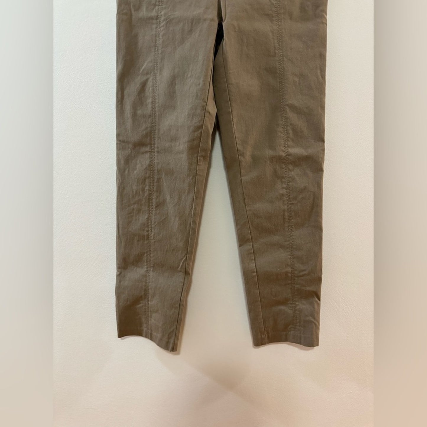 Pre-Owned Size 6 Zac and Rachel Khaki Tan Pants