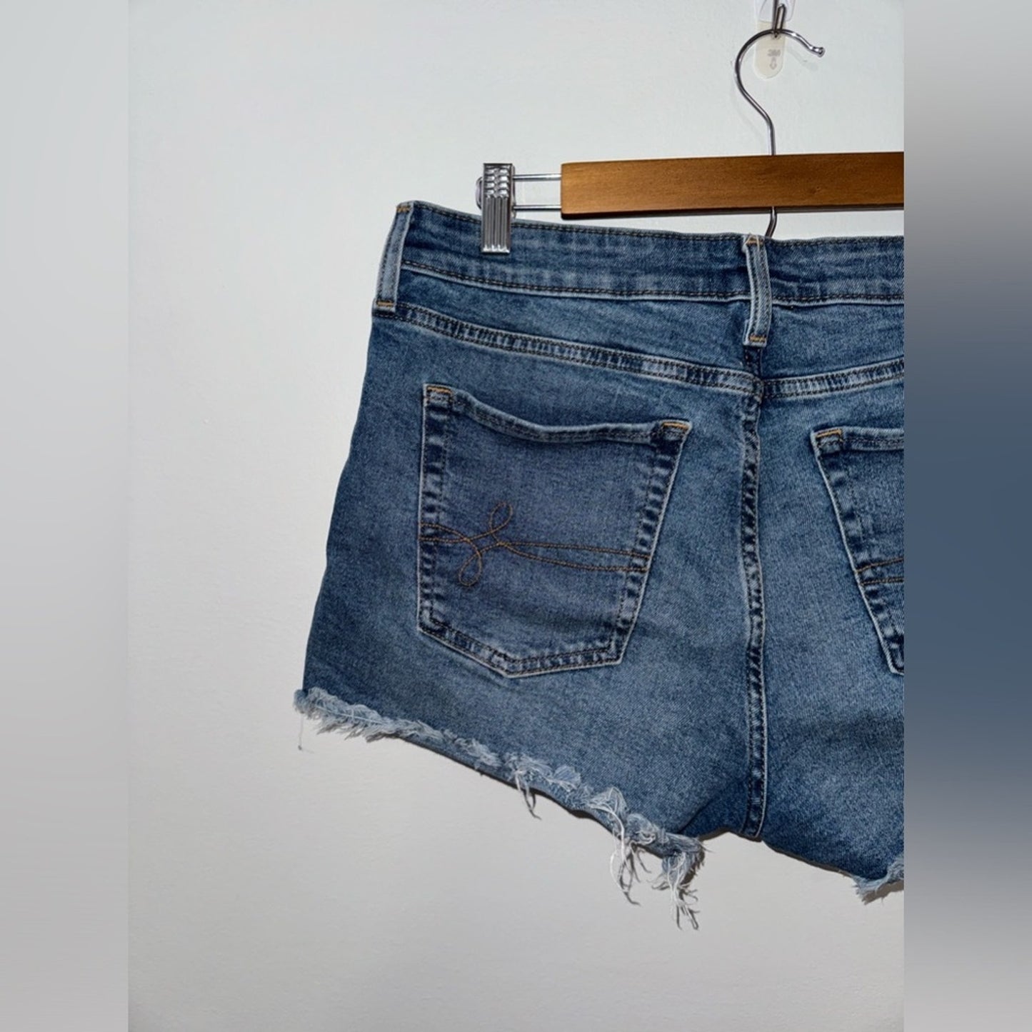 Pre-Owned Size 12 Denizen from Levi’s Blue High Rise Shorts