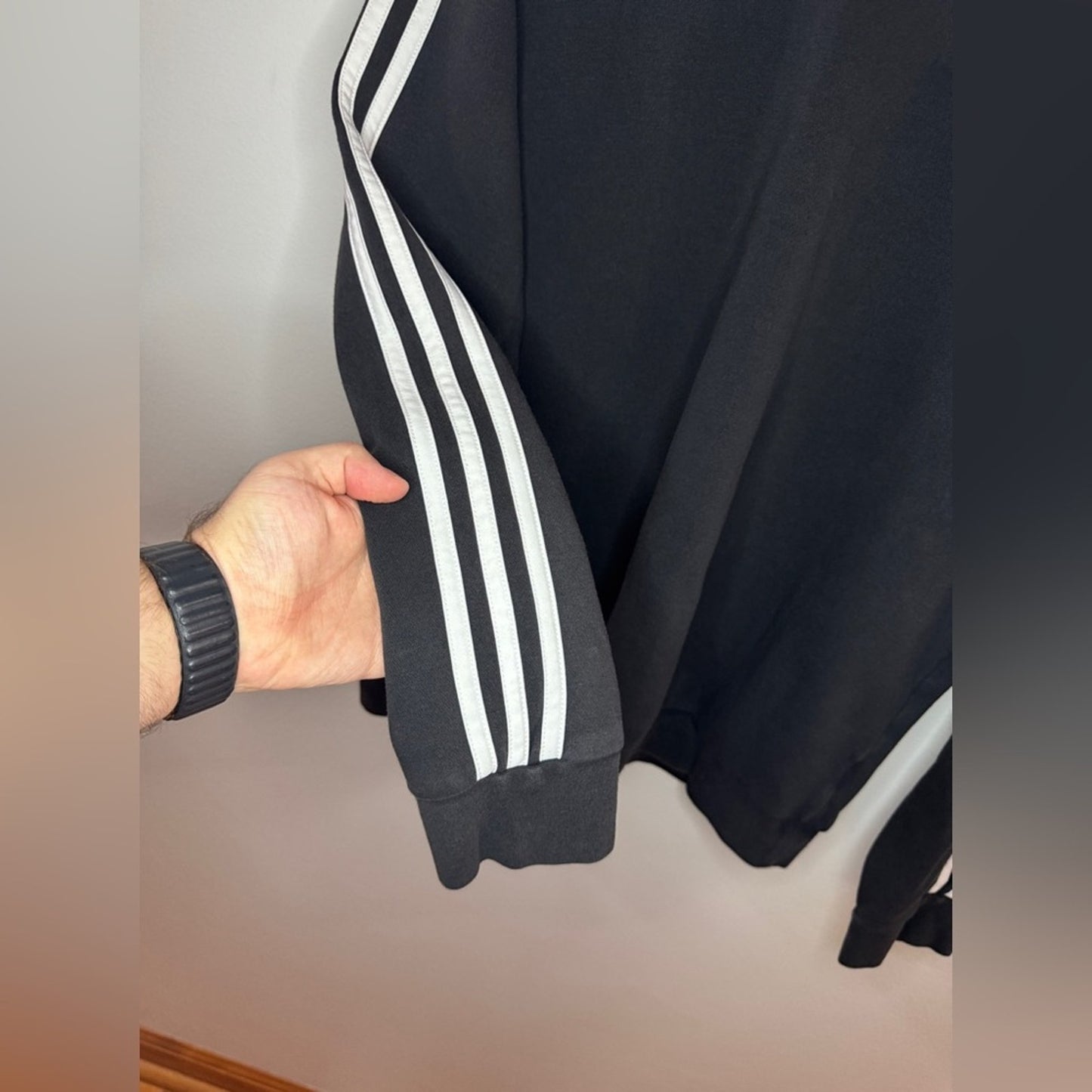 Pre-Owned LG Adidas Black and White Crewneck Sweatshirt