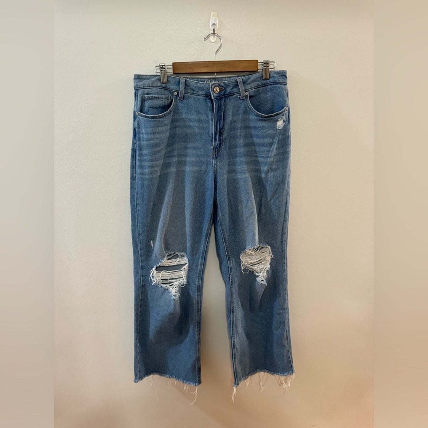 Pre-Owned Size 11 Rewash Brand Light Blue Distressed Jeans