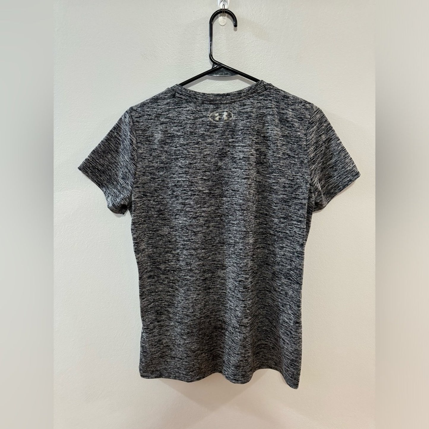 Pre-Owned MD Under Armour Grey/Black Loose T-Shirt