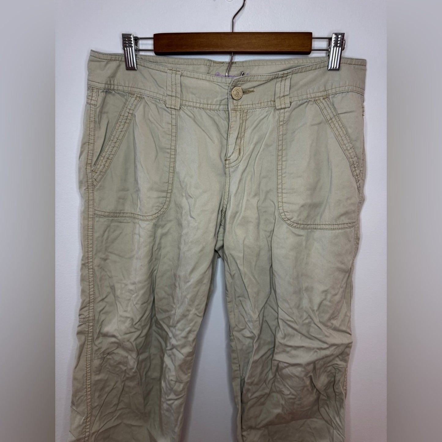 Pre-Owned Size 9/10 Aeropostale Tan Cargo Capri