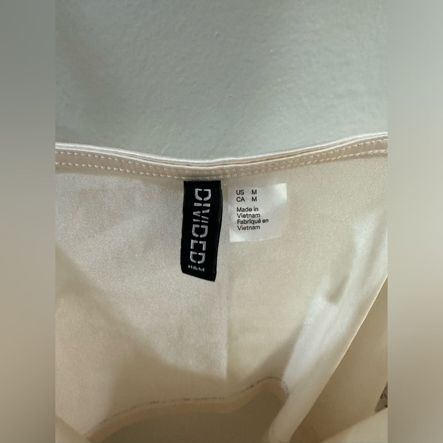 Pre-Owned MD Divided by H&M White Top