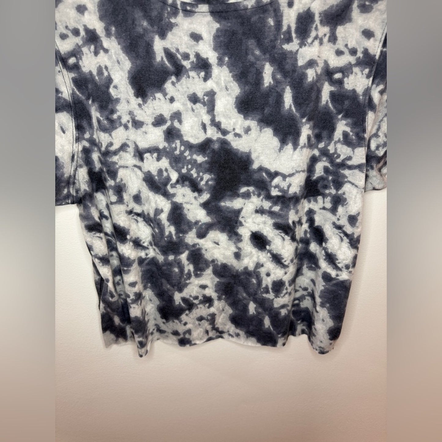 Pre-Owned LG Yogasmoga Navy and White Tie Dye T-Shirt