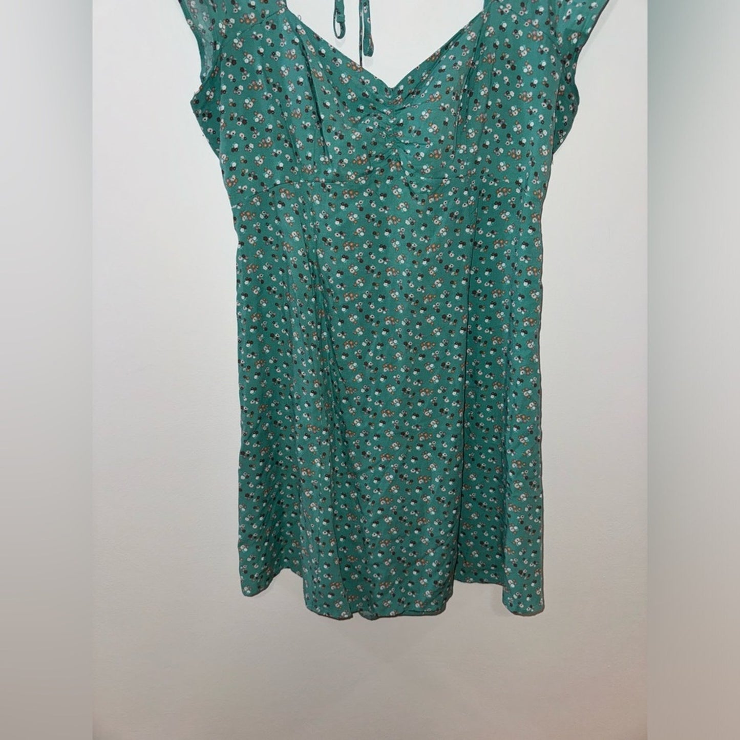 Pre-Owned LG Aeropostale Green Floral Cap Sleeve Dress