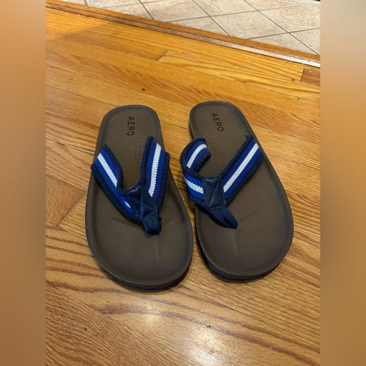 Pre-Owned Size 11/12 Aeropostale Blue/White/Brown Flip Flops